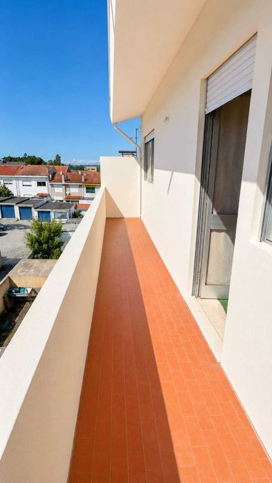 Apartamento T2+1 para Renovar | Cidade Jardim, Maia
