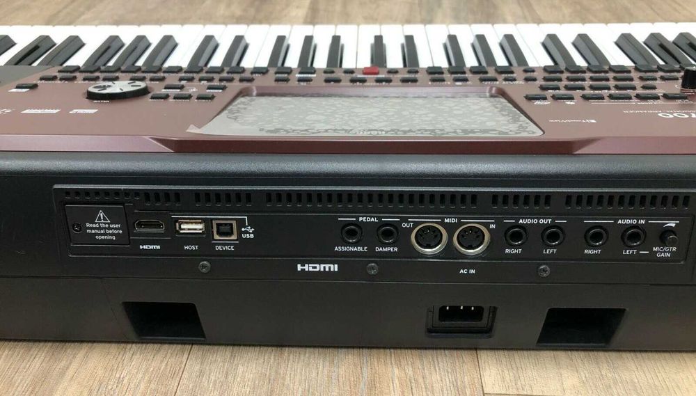 Korg PA700 novos por estrear com garantia e fatura em seu nome