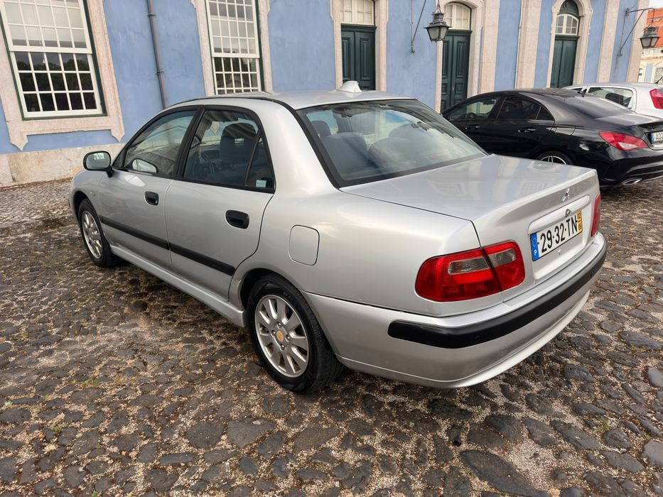 Mitsubishi Carisma — fotografia 3
