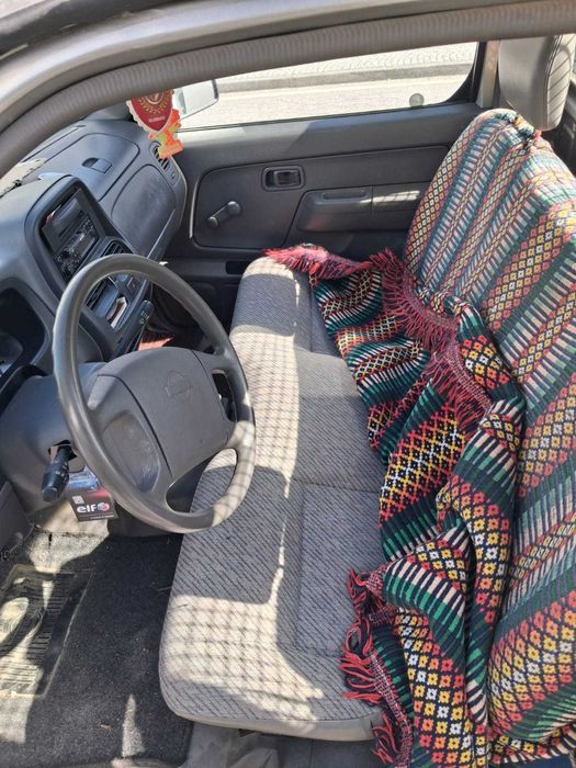 carrinha NISSAN estimada e pouco usada