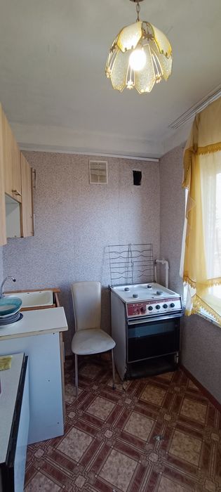 Воскресенський проспект 15(Перова), авторинок,  ТЦ "Квадрат"