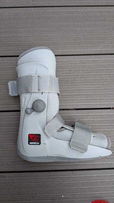 Orteza stawu skokowego dla dziecka XS – but ortopedyczny, stopa 20 cm