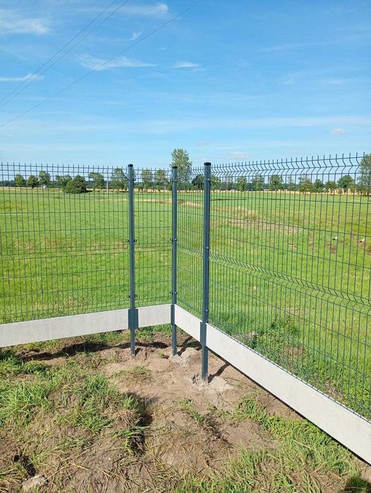Ogrodzenie panelowe 3d 1,23 fi4 z podmurówką, słupki ogrodzeniowe 60/40