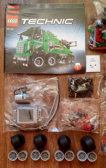 Вантажівка техобслуговування LEGO Technic 42008 Service truck