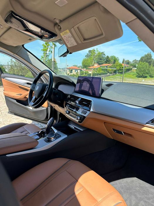 BMW 530e Line Luxury - Último Modelo