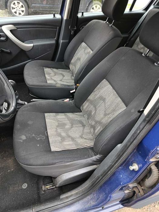Dacia Sandero 1,4 E 2009r  na  części  lakier  DV61H