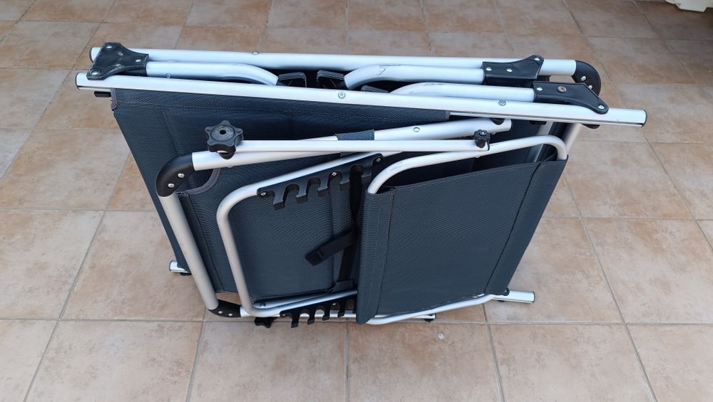 Espreguiçadeira em Alumínio cinzenta