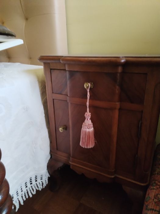 2 mesinhas de cabeceira, o conjunto, em bom estado