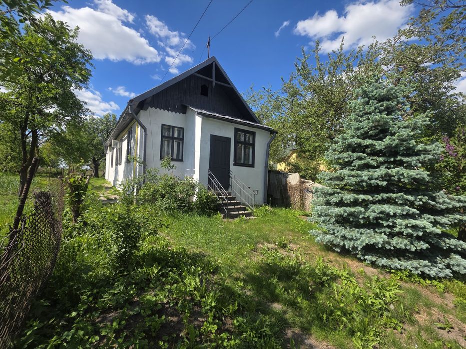 Продається будинок біля центру Самбора.