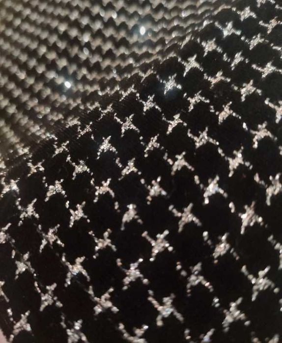 T-shirt curta brilhante NOVA