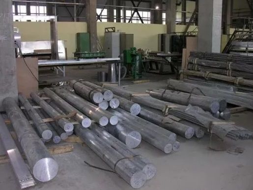 продаю пруток с алюминию мягкий