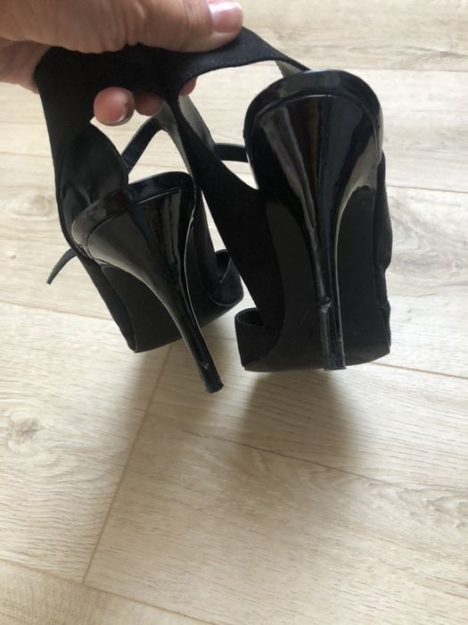 Dwie pary sandałków roz.39/40