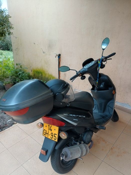 Mota Keeway 50 cc e capacete