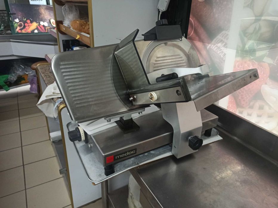 Venda de Ativos para minimercado: Arcas, Prateleiras, Balcão e POS