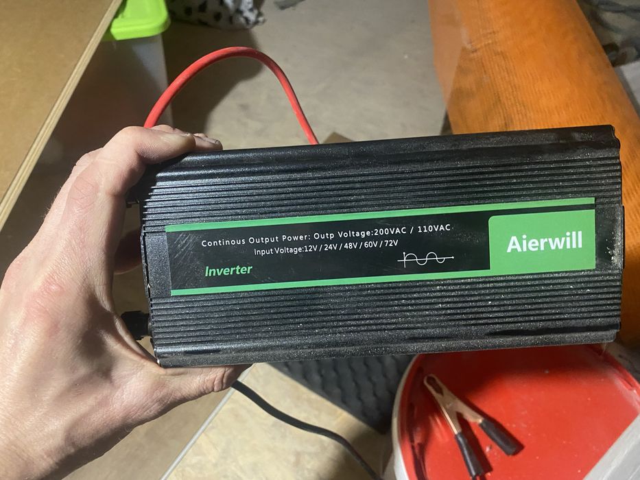 Aierwil інвертор 12-220 1000w