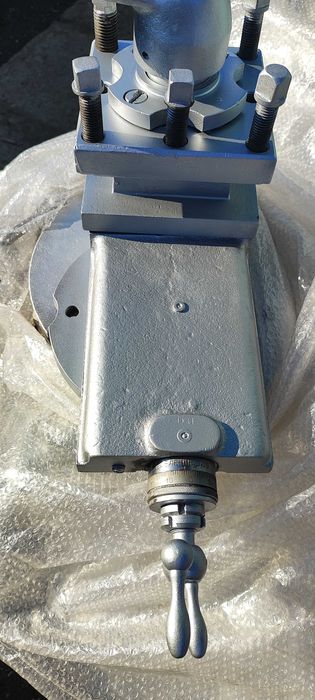 поворотный стол и резцидержка