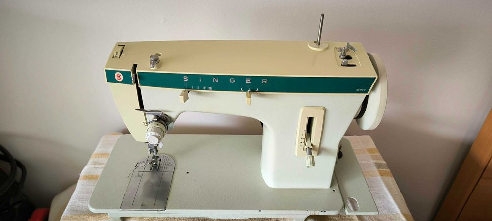 Máquina de costura Singer