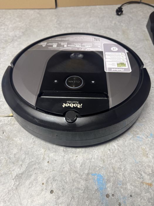 iRobot Roomba I7 +