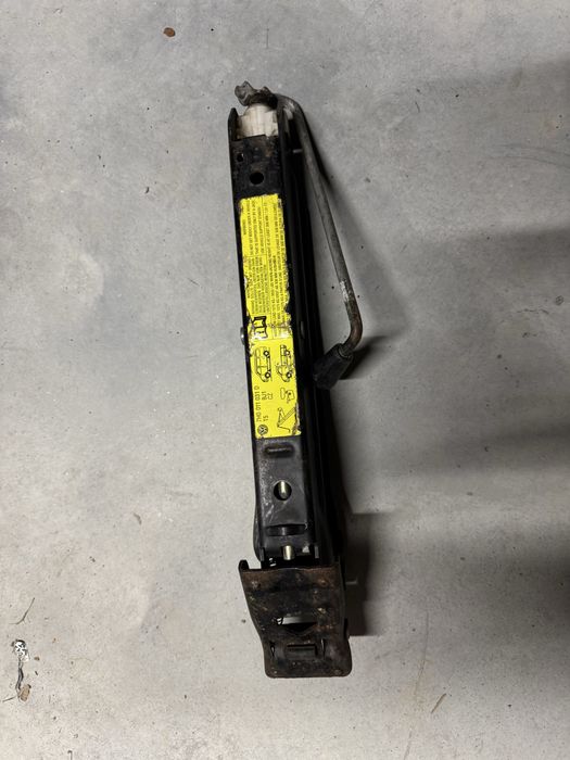 Podnośnik lewarek VW Transporter T5 T6 Multivan