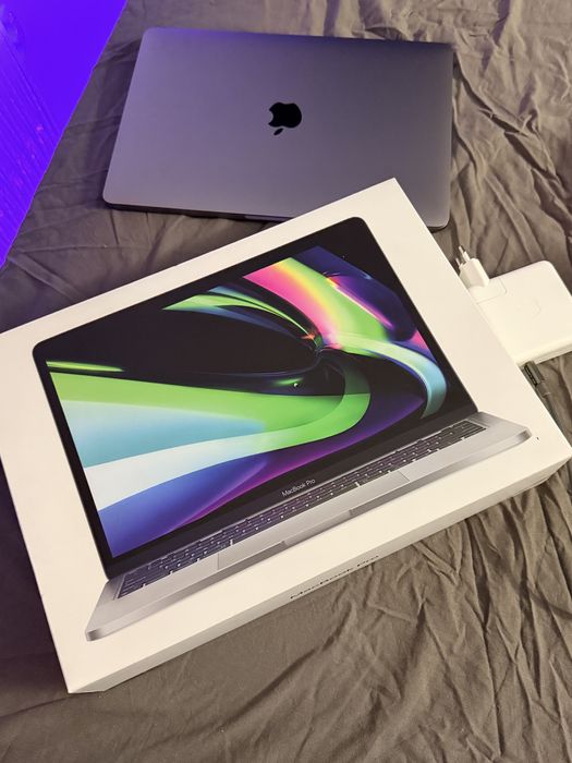 MacBook Pro 13 M2 / 8GB RAM / 512GB SSD – bardzo dobry stan
