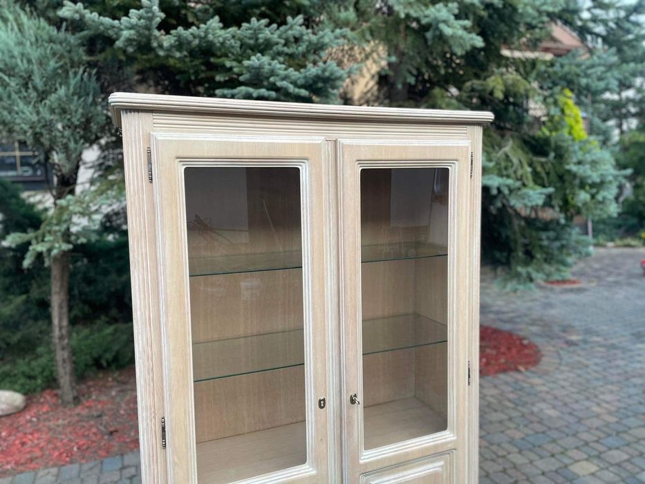 Witrynka biblioteka przeszklona bielona