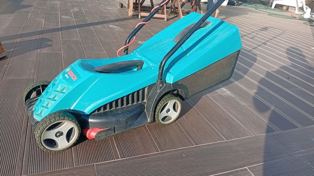 Máquina de cortar relva Bosch ARM3200