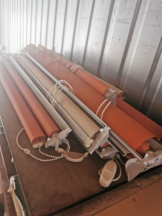 Rolety na okna  pomarańcowe