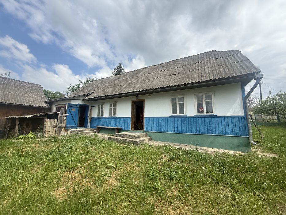 Продаж будинку, ділянка 25 соток, біля Чернівців