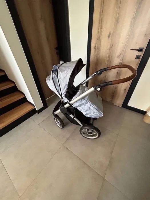 Mutsy Evo Urban Nomad kolor ice flow 2w1+fotelik Cybex Aton 4