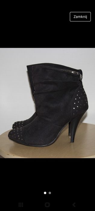 Nowe czarne botki z ćwiekami