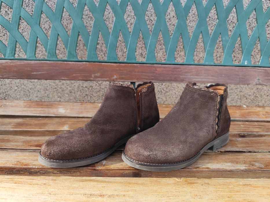 Botas em camurça como novas 35