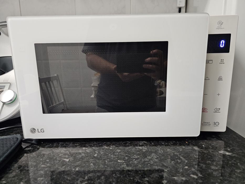 Micro-ondas LG MH6535GDH