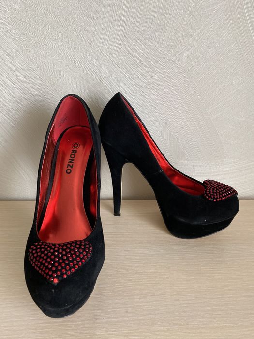 Туфлі чорні замшеві