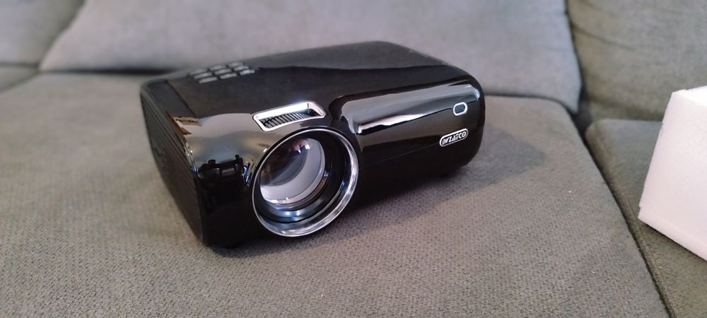 Projector LED com opção de TV BOX ANDROID 12  CINEMA EM SUA CASA .