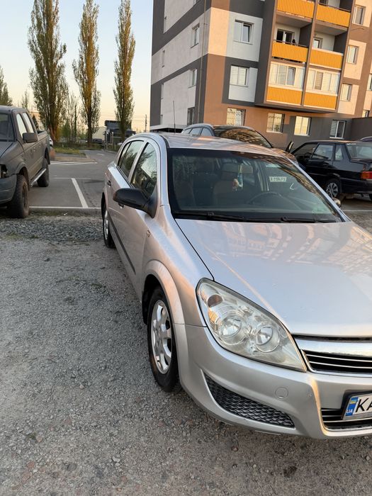 Продам авто в хорошем состоянии  на увереном ходу газ бензин  маленький расход