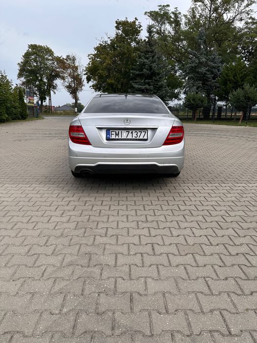 Mercedes benz w204 c180 coupe