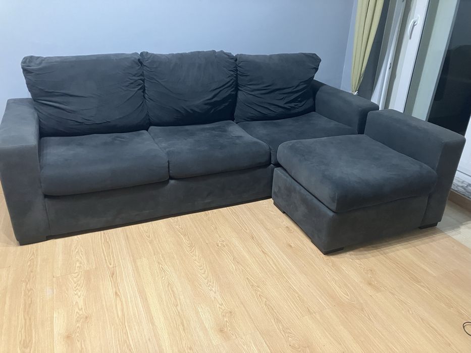 Sofá com chaise longue preto