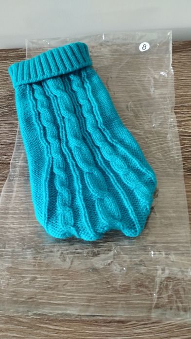 Duas trelas+ camisola de lã.