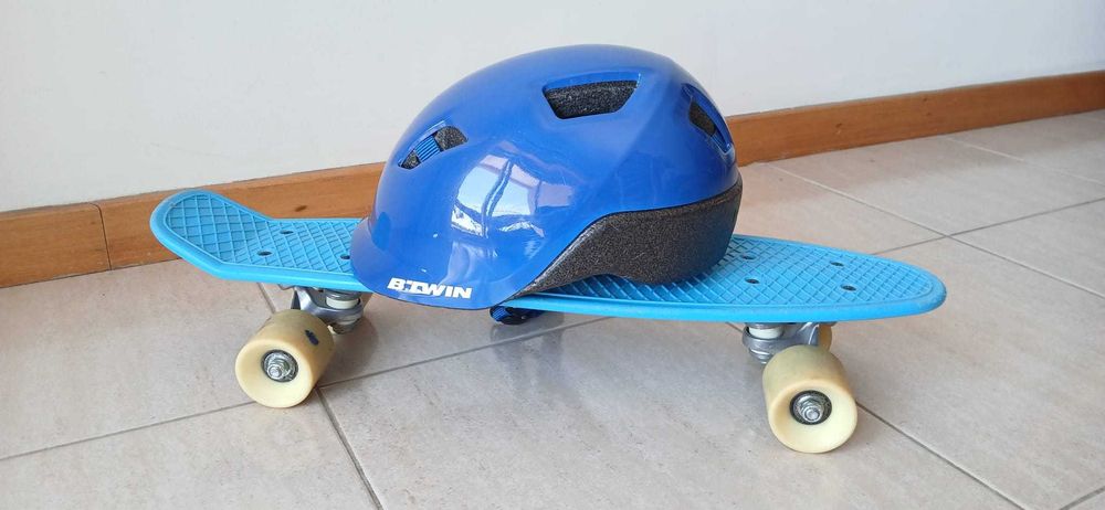 Miniskate PLÁSTICO Azul PLAY 500 Criança. Ótimo estado, pronto a usar. Inclui capacete.
