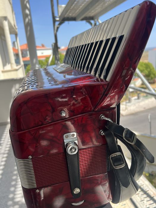 3*voz Acordeão de teclas Borsini italiano + correias e mala