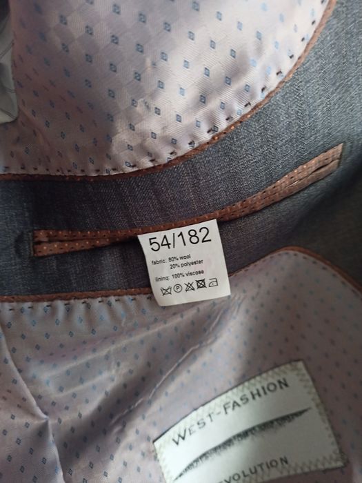 Продам мужской классический костюм