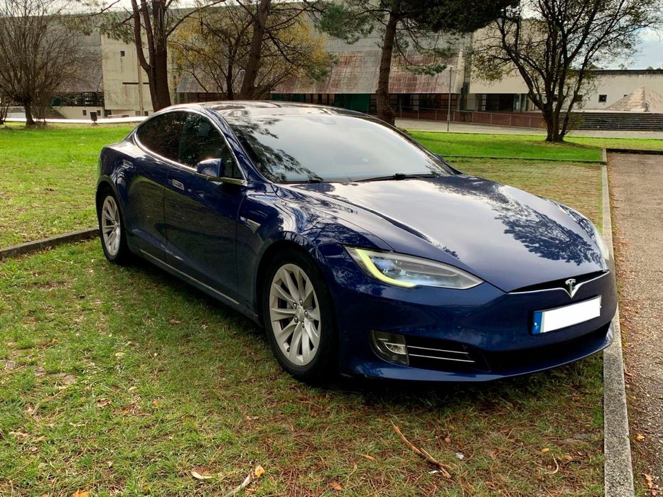 Tesla Model S 90D