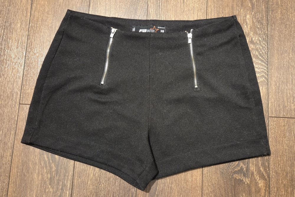 Czarne spodenki, szorty, Fishbone XS