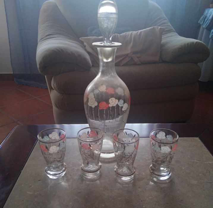 Garafa licor com 4 copos