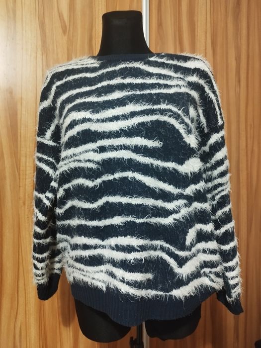 Sweter włochacz bardzo cieplutki