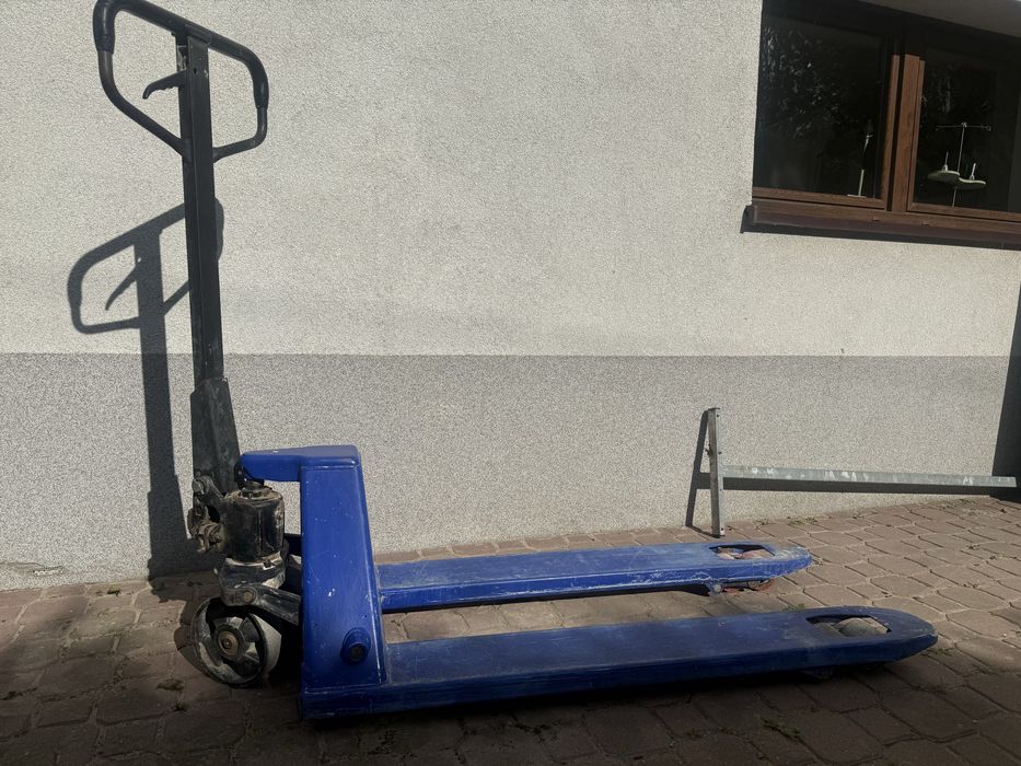 Wózek unoszący paletowy