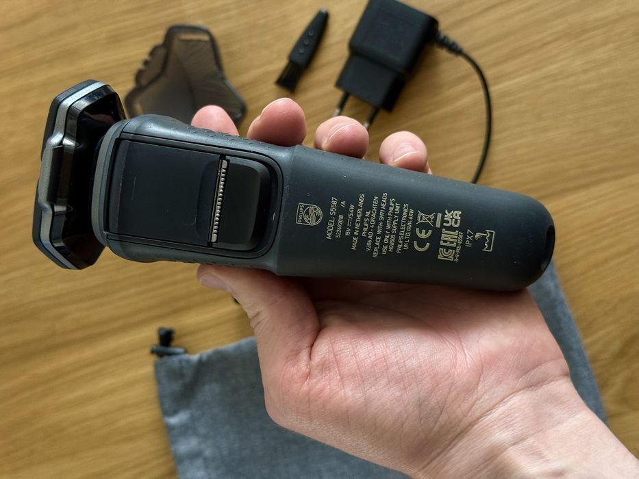 Електробритва чоловіча Philips Shaver series 5000 S5587/10