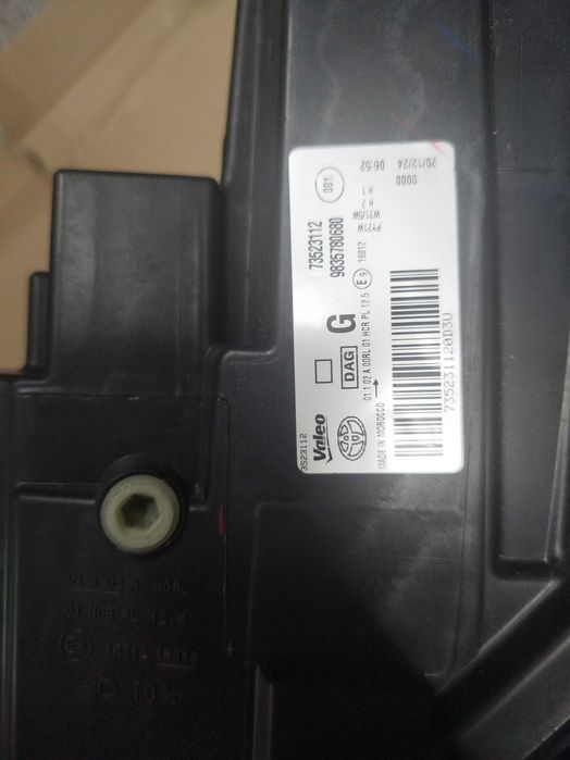 Farol Toyota Novo