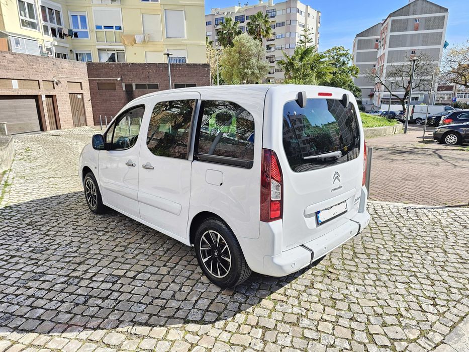 Berlingo 1.6 HDI Com Rampa Para Cadeira Rodas / Mobilidade Reduzida