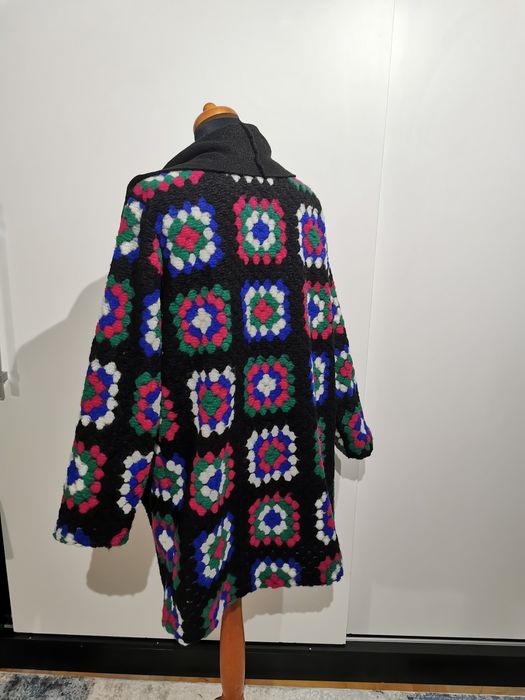 Śliczny płaszcz narzutka bez zapięcia oversize 35% wełna